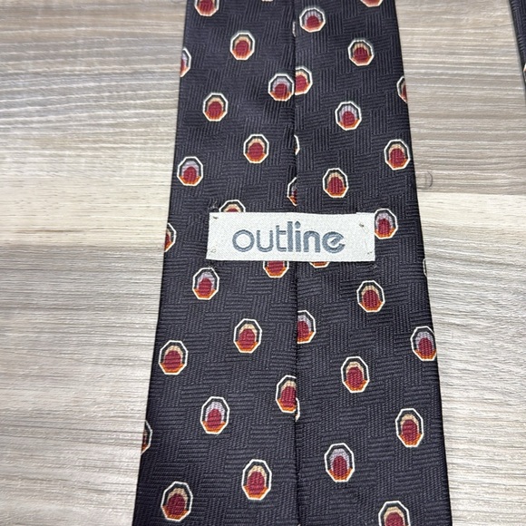 Outline 100% Silk tie - Picture 7 of 7